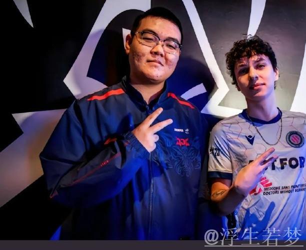 宙斯：Kanavi你的野区被反了，这心态还没崩？